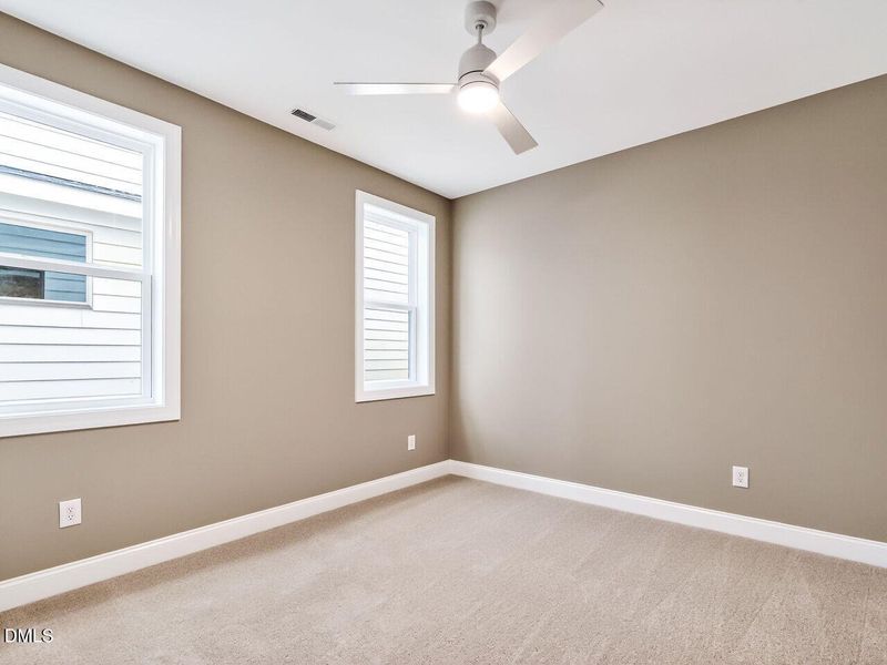 028-1280x960-bedroom