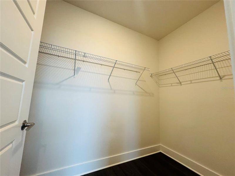 Spacious, unfurnished interior of a new home in , Oviedo (Image 31).
