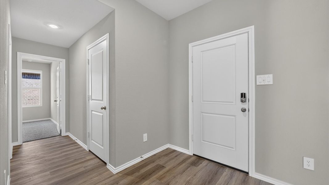 Spacious, unfurnished interior of a new home in The Hills at Reunion, Newark (Image 14).