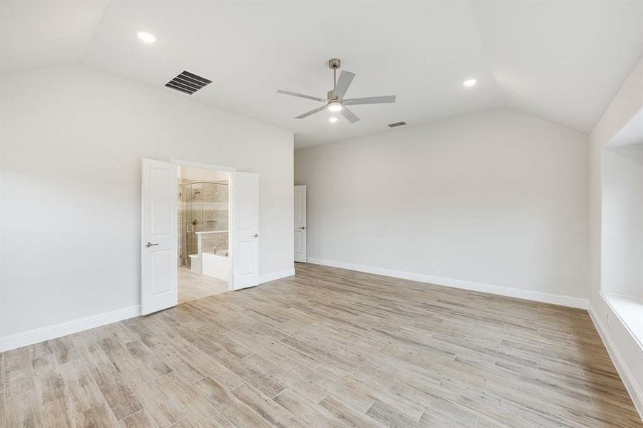 Spacious, unfurnished interior of a new home in Sonoma Verde, McLendon-Chisholm (Image 26).