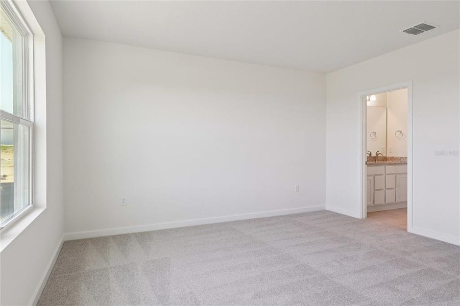 Spacious, unfurnished interior of a new home in Hamilton Bluff, Haines City (Image 37).