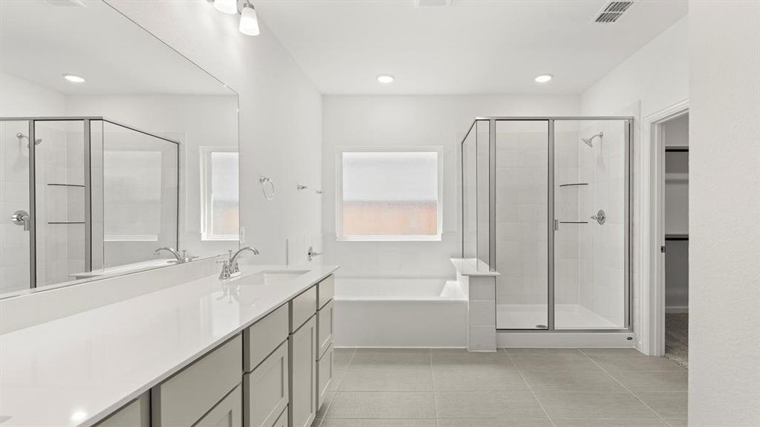 23. 9045 Palafox - Bath (4) 23. 9045 Palafox - Bath (4)