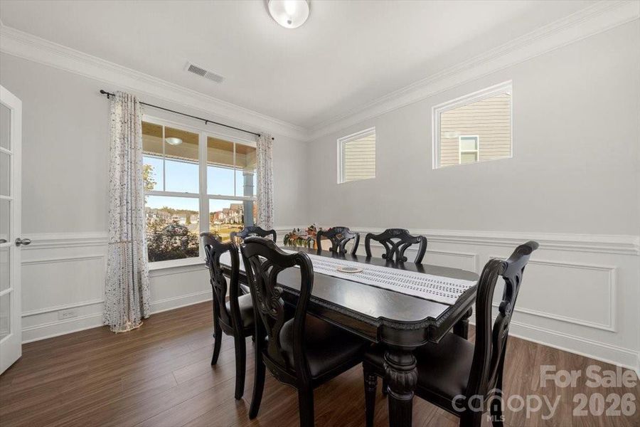dining room set included and brand new