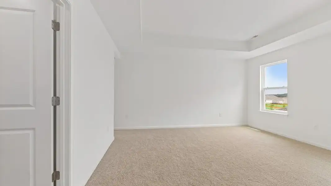 Spacious, unfurnished interior of a new home in Collins Ridge, Hillsborough (Image 35).