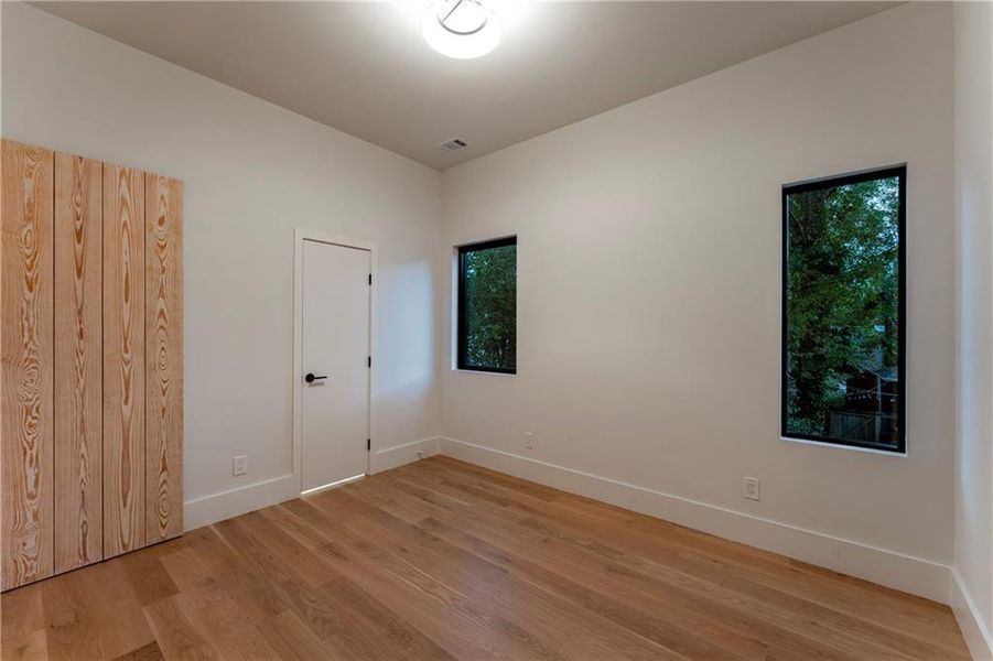 Spacious, unfurnished interior of a new home in , Atlanta (Image 69).