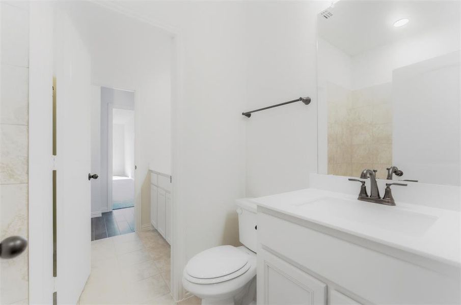 Furnished interior view inside a new home in Northstar, Haslet (Image 8).