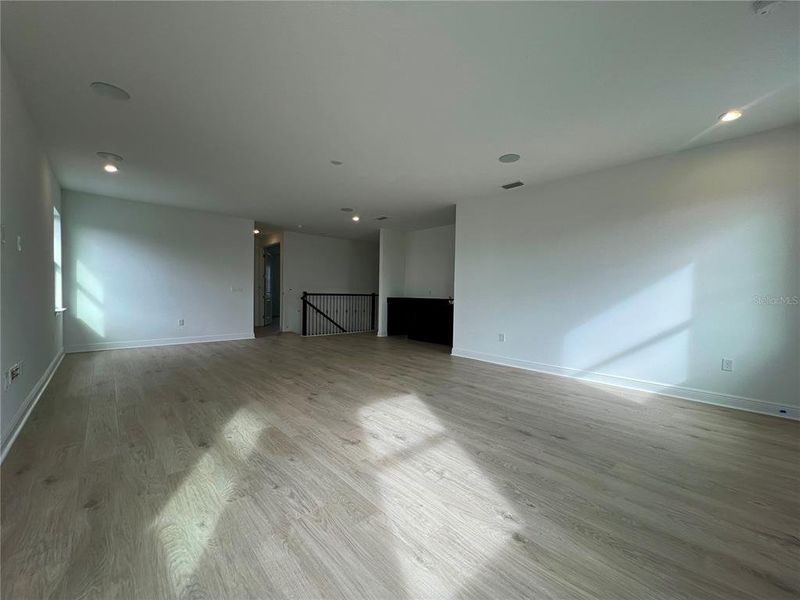 Spacious, unfurnished interior of a new home in Hills of Minneola, Minneola (Image 16).