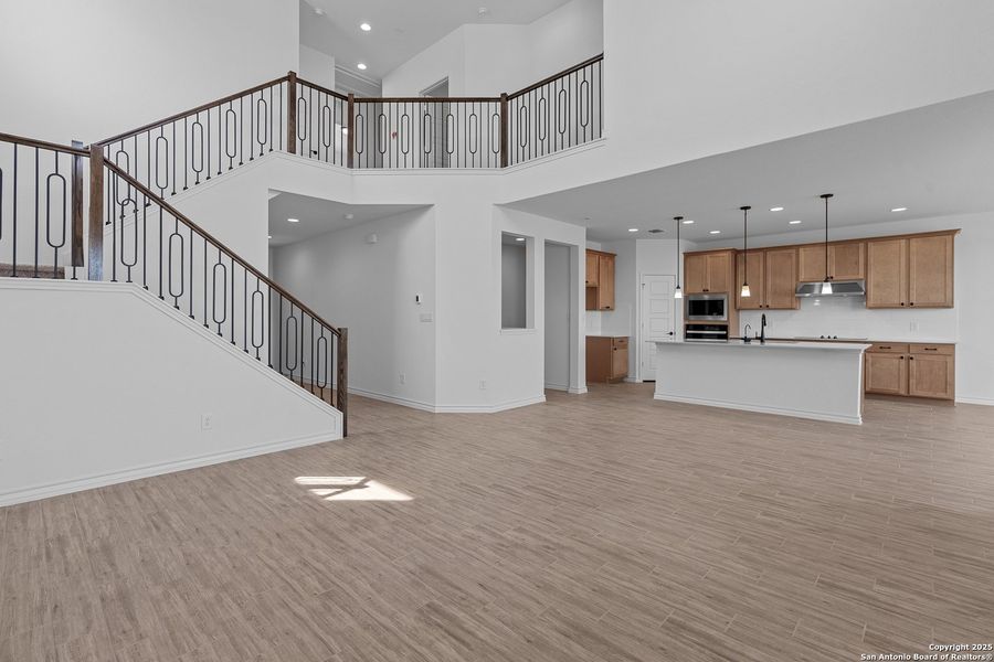 Spacious, unfurnished interior of a new home in Lily Springs, Seguin (Image 26).