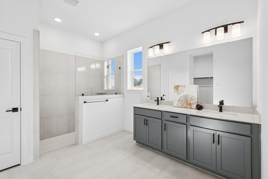 Furnished interior view inside a new home in The Grand Prairie 50’, Hockley (Image 17). Furnished interior view inside a new home in The Grand Prairie 50’, Hockley (Image 17).