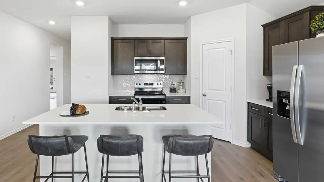 Furnished interior view inside a new home in Blaire Lake, Tyler (Image 3).