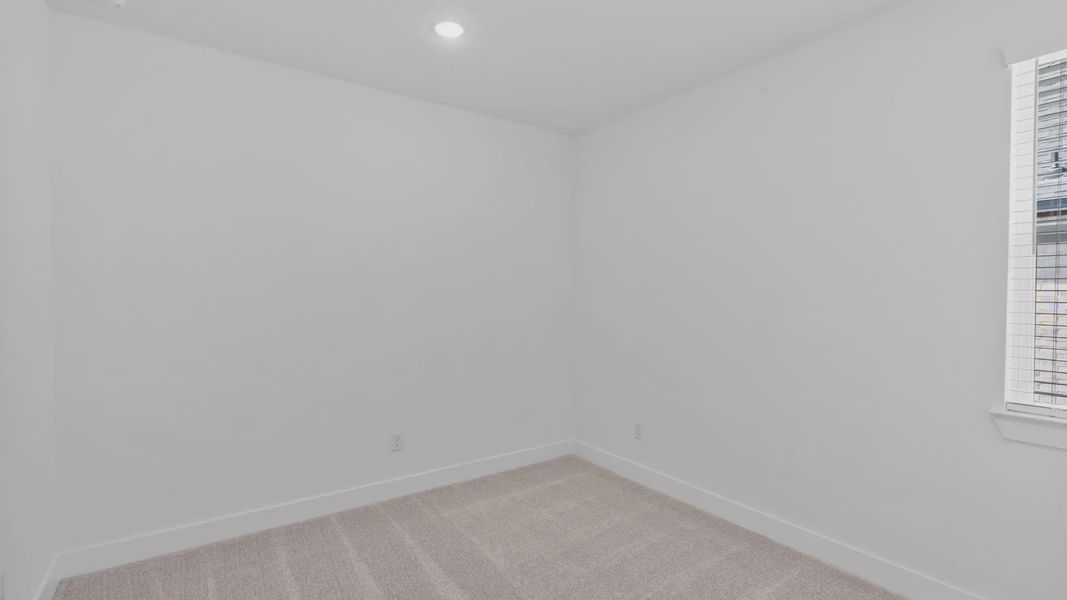 Spacious, unfurnished interior of a new home in Evergreen 60s, Conroe (Image 34).