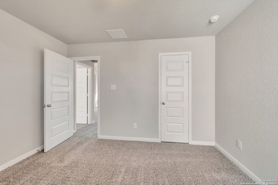 Spacious, unfurnished interior of a new home in Paloma Park, Converse (Image 19).