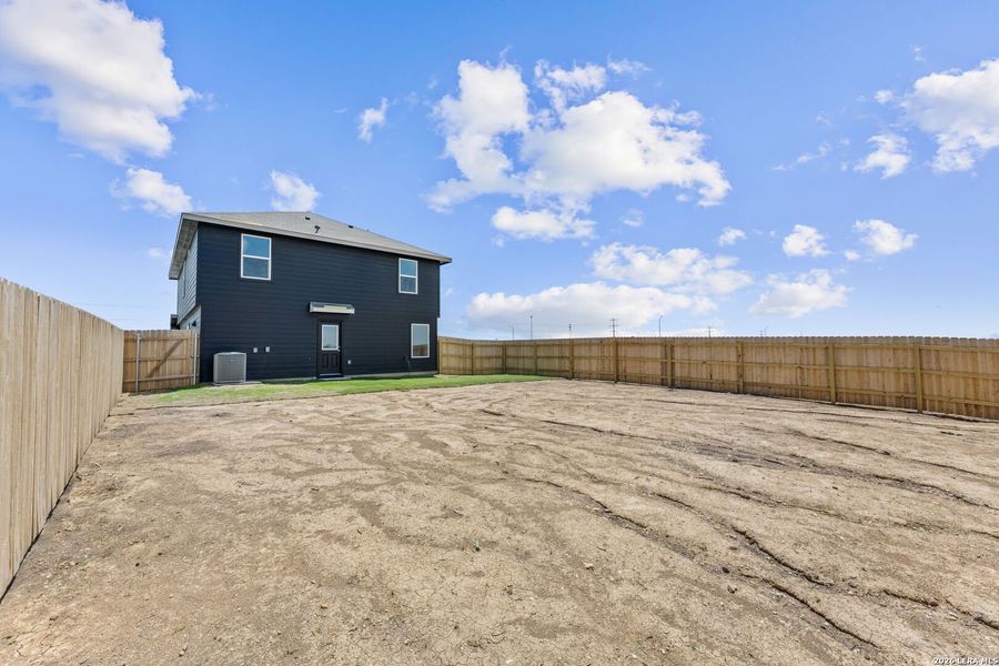 Exterior details and patio area of a home in Swenson Heights, Seguin (Image 2).