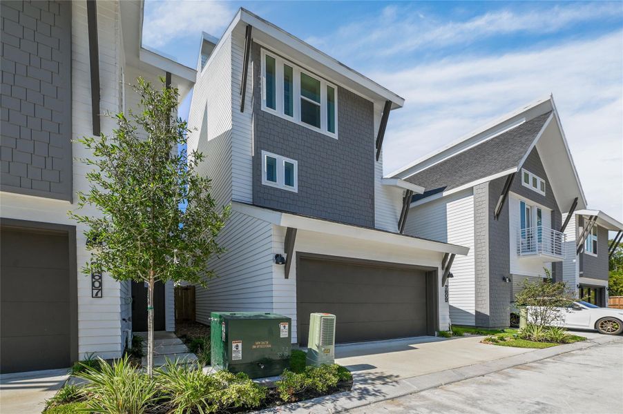 Exterior details and patio area of a home in , Houston (Image 21).