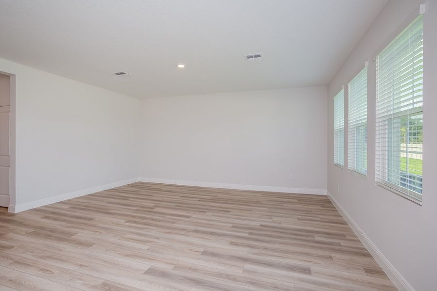 Representative unfurnished interior of a home built from the Anna Maria by Casa Fresca Homes in Mirada, San Antonio (Image 15).