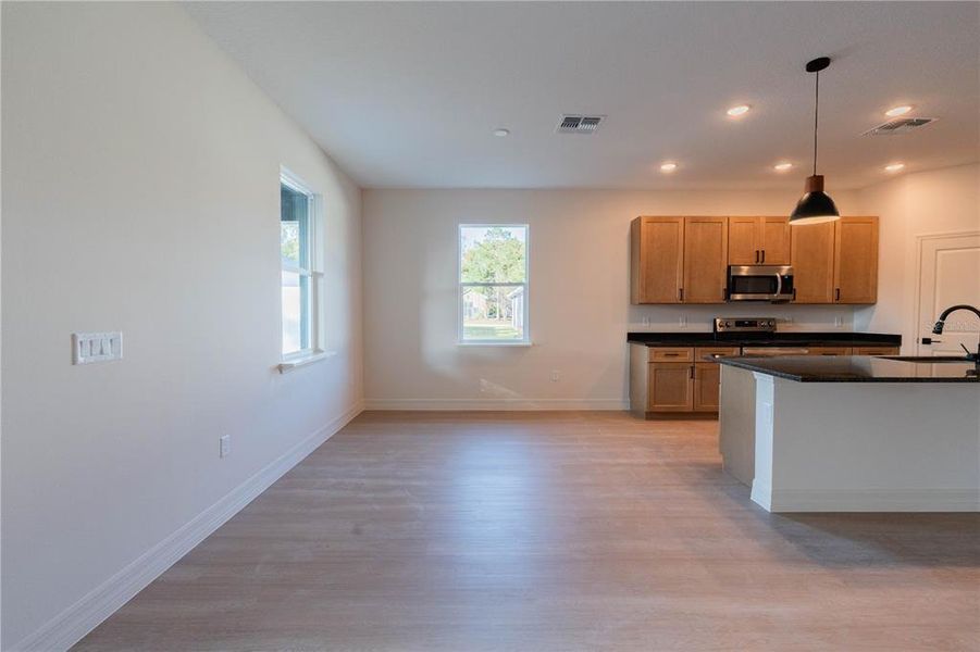 Spacious, unfurnished interior of a new home in , Tavares (Image 22).