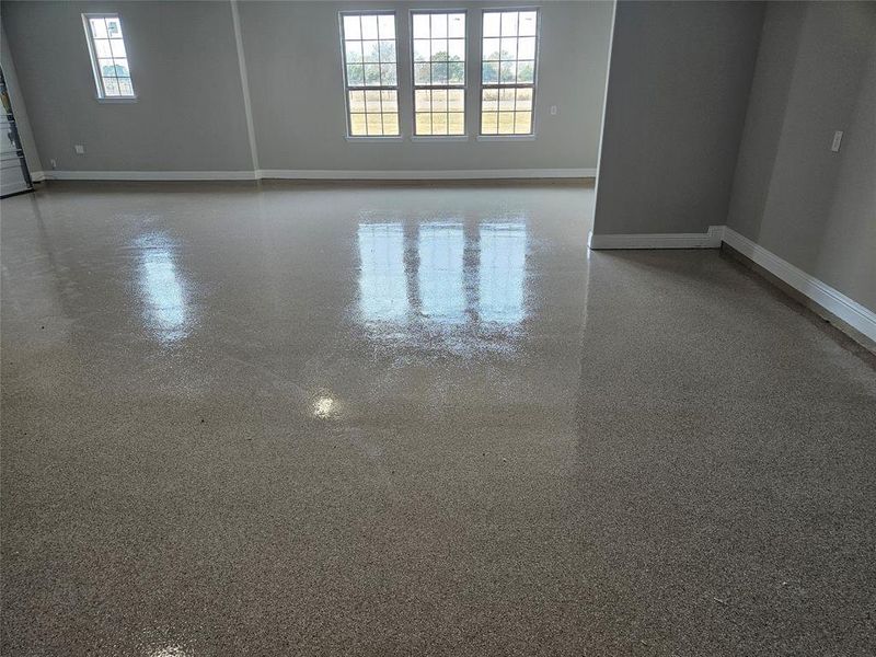 Spacious, unfurnished interior of a new home in Pecan Grove, Whitesboro (Image 12).