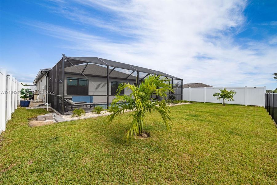 Exterior details and patio area of a home in , Labelle (Image 30).