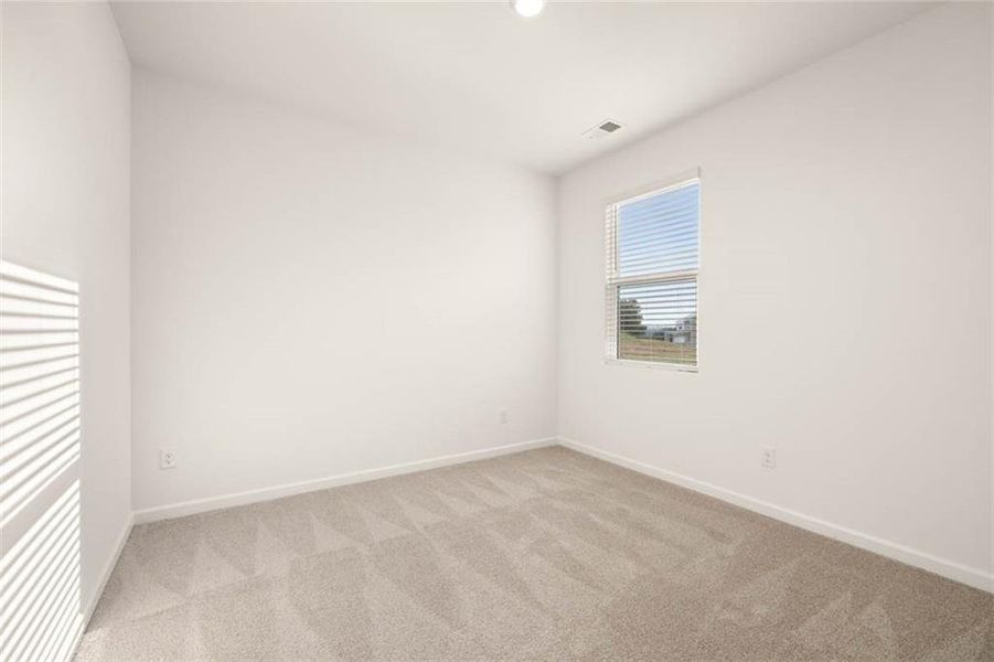 Spacious, unfurnished interior of a new home in Bridle Creek, Locust Grove (Image 25).