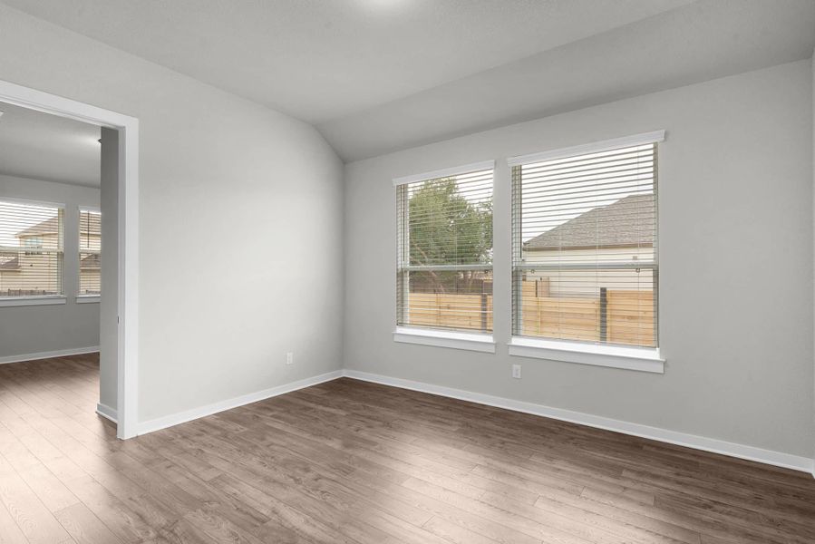 Spacious, unfurnished interior of a new home in Highland Village, Georgetown (Image 19).