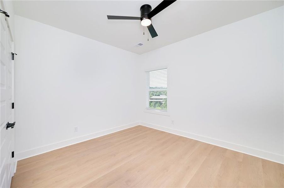 Spacious, unfurnished interior of a new home in , Gainesville (Image 19).