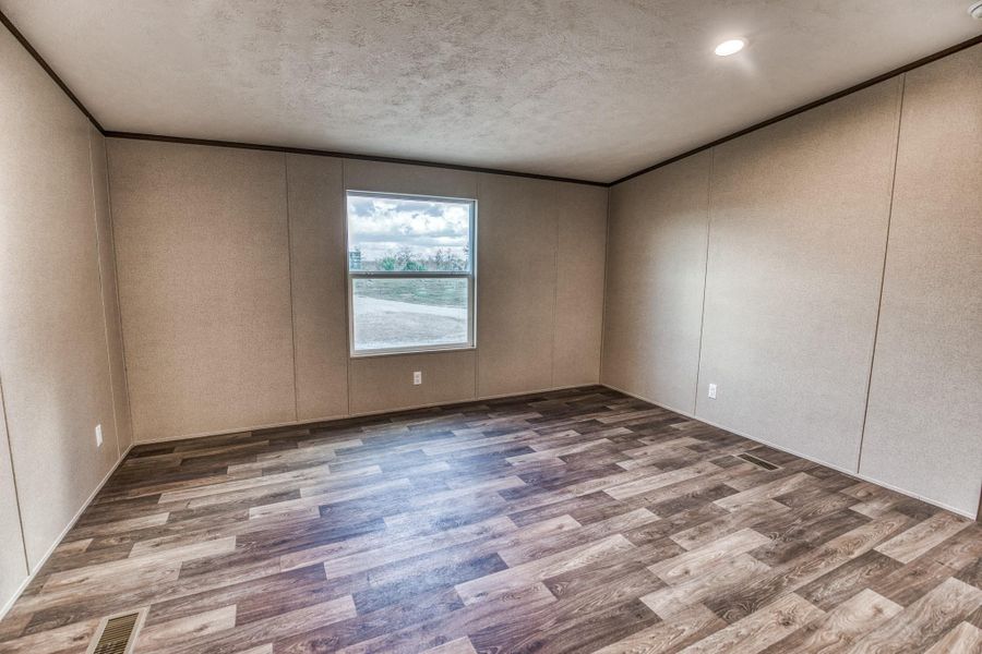 Spacious, unfurnished interior of a new home in , Waller (Image 12).