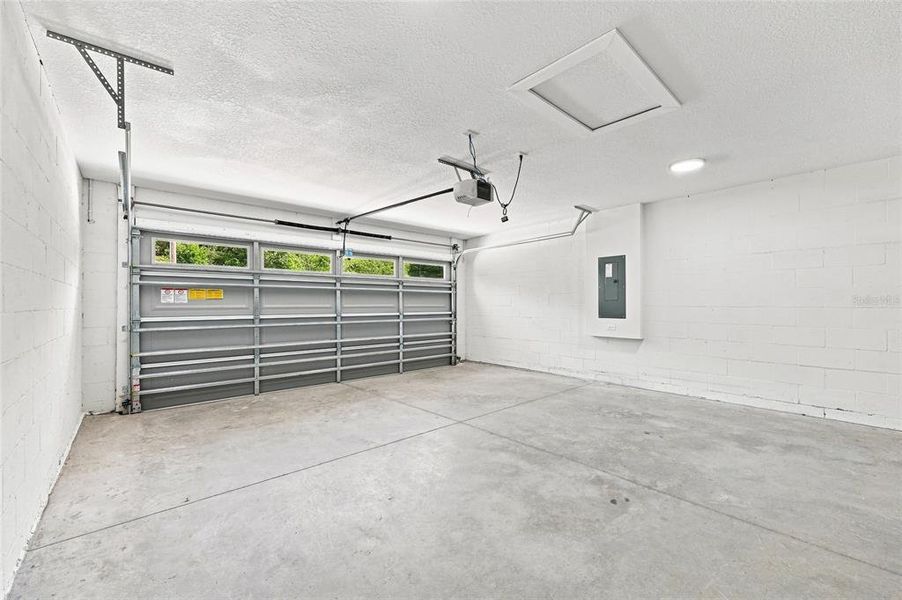 Spacious, unfurnished interior of a new home in , Summerfield (Image 13).