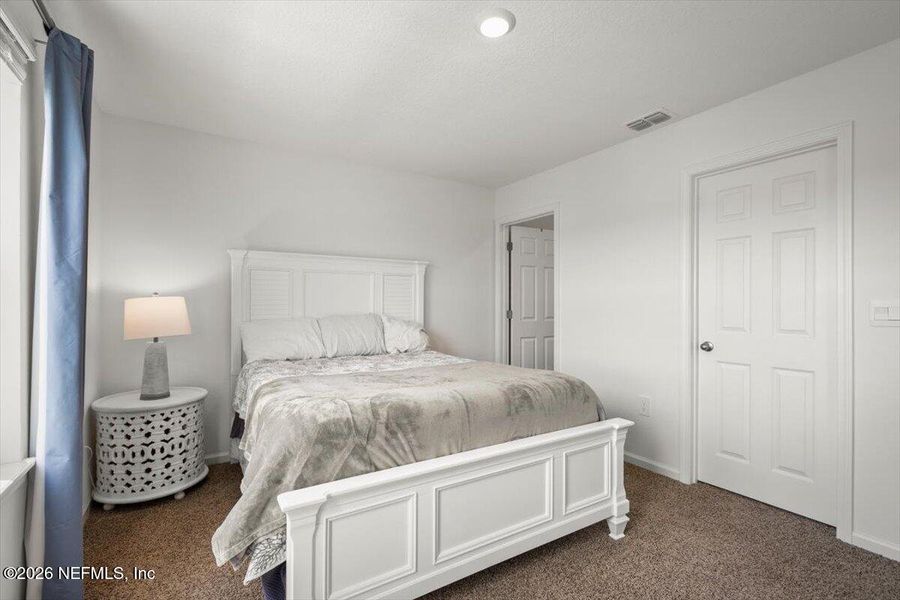 Furnished interior view inside a new home in , Middleburg (Image 17).