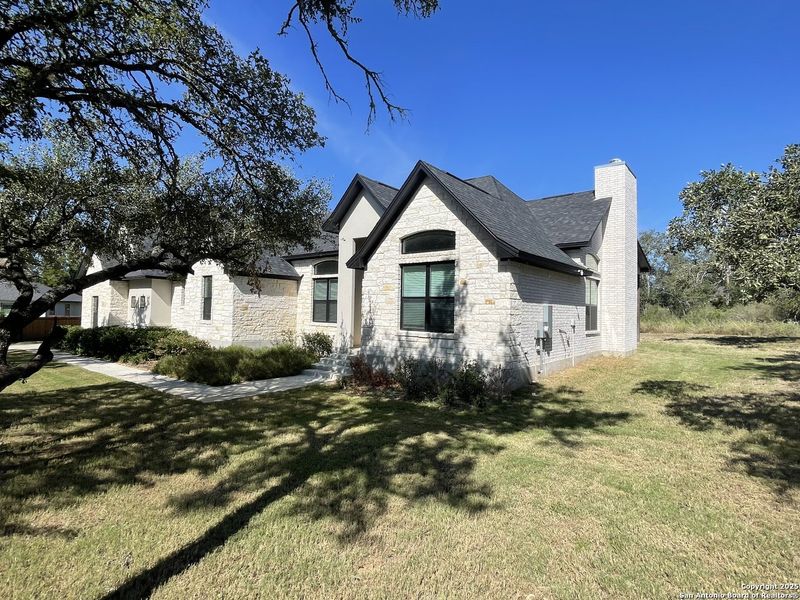 Image 36 of a home in .