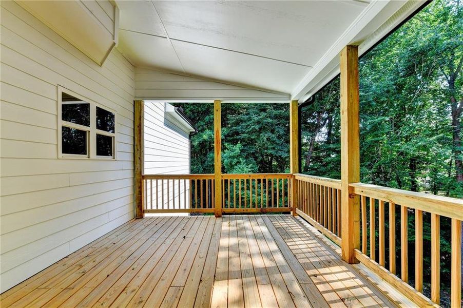 Exterior details and patio area of a home in , Gainesville (Image 4).