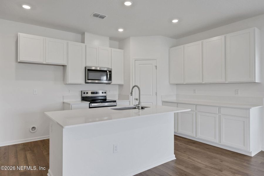 Furnished interior view inside a new home in Diamond Springs, Jacksonville (Image 13).