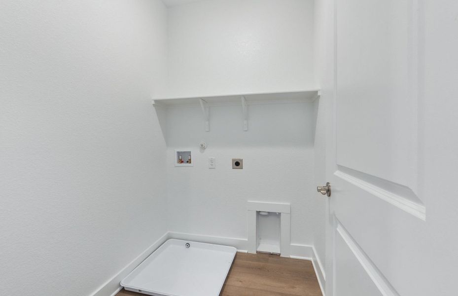 Spacious, unfurnished interior of a new home in Northpoint at Old Settlers, Round Rock (Image 39).