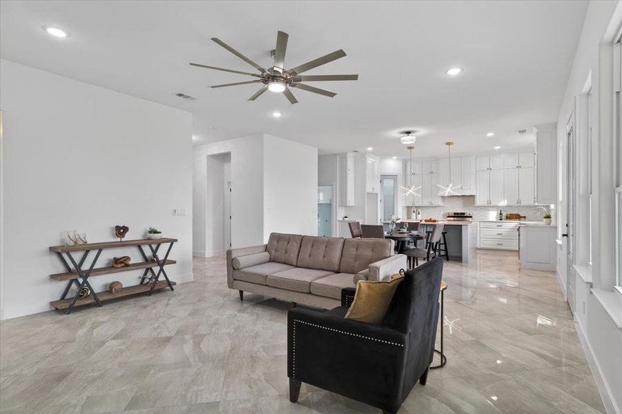 Furnished interior view inside a new home in , Celeste (Image 6).