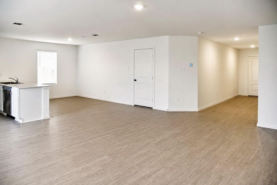 Spacious, unfurnished interior of a new home in Meadow Park, Conroe (Image 18). Spacious, unfurnished interior of a new home in Meadow Park, Conroe (Image 18).