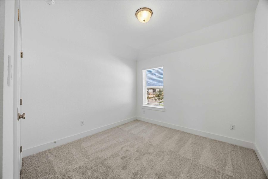 Spacious, unfurnished interior of a new home in Arabella on the Prairie, Richmond (Image 25).