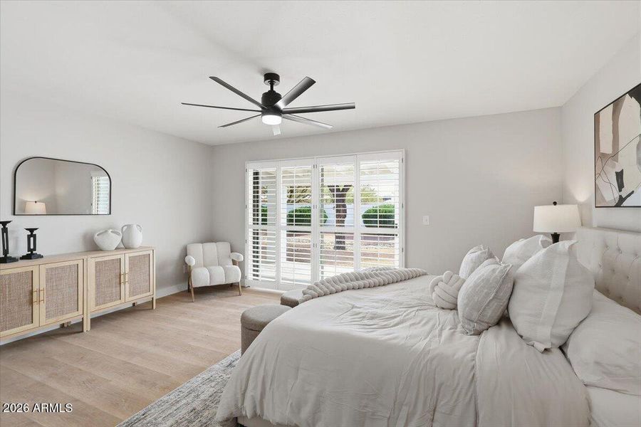 Master bedroom Master bedroom