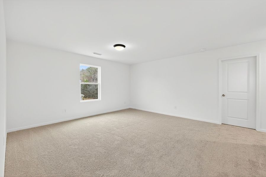 Spacious, unfurnished interior of a new home in Nathans Ridge, Lillington (Image 19).
