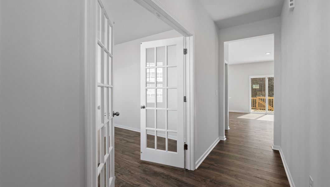 Spacious, unfurnished interior of a new home in Spring Ridge, Anderson (Image 15).