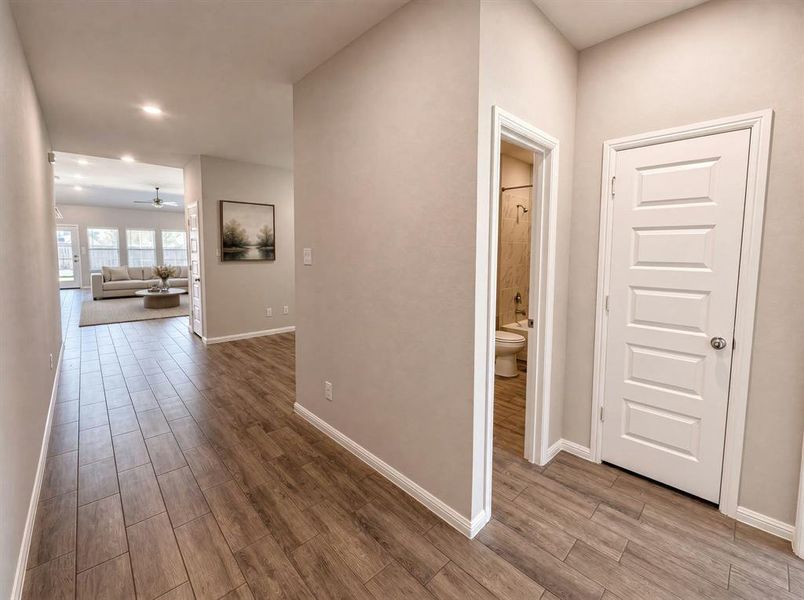 Spacious, unfurnished interior of a new home in Sagebrook, Denton (Image 15).