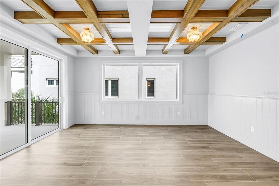 Spacious, unfurnished interior of a new home in , Sarasota (Image 21).