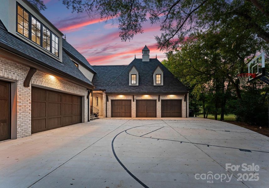 Image 30 of a home in .