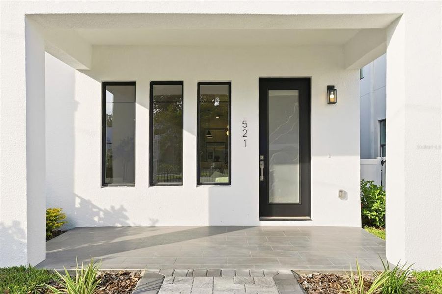 Exterior details and patio area of a home in , Orlando (Image 24).