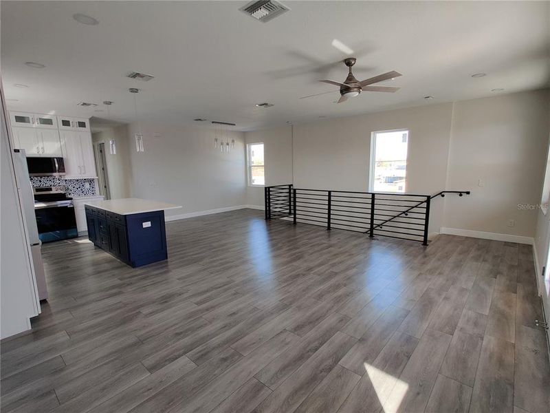 Spacious, unfurnished interior of a new home in , Tampa (Image 37).