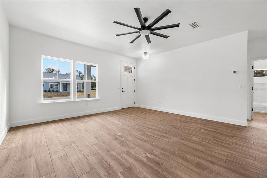 Spacious, unfurnished interior of a new home in , Bronson (Image 23).