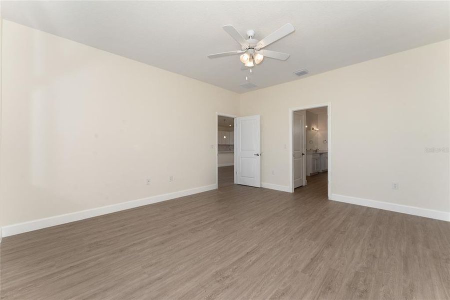 Spacious, unfurnished interior of a new home in , Palm Bay (Image 16).