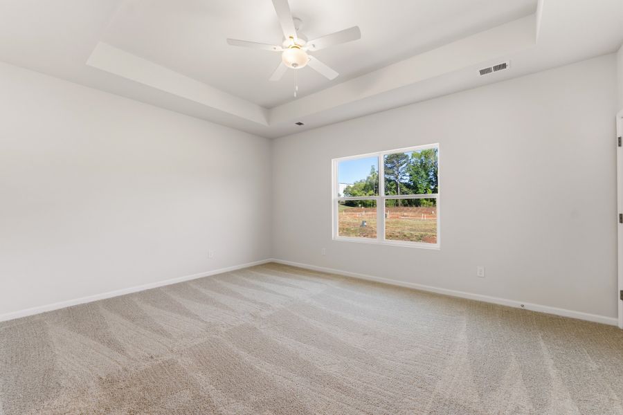 Spacious, unfurnished interior of a new home in Edwards Station, Taylors (Image 20).