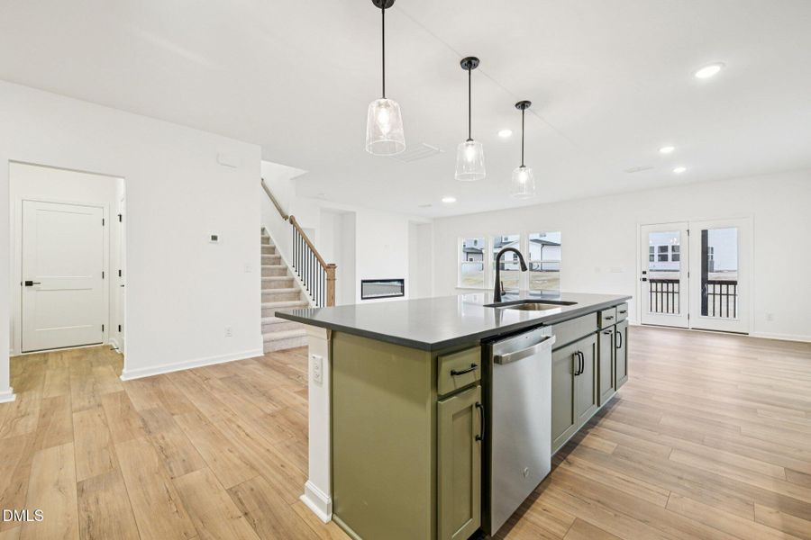 17-web-or-mls-Erastus Ct-S0502-017