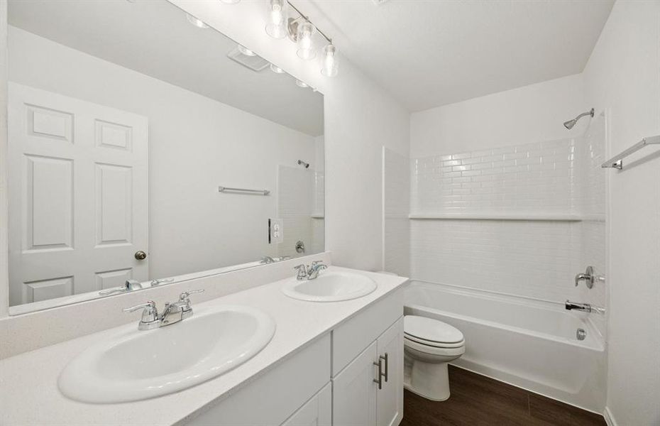 Spacious secondary bathroom