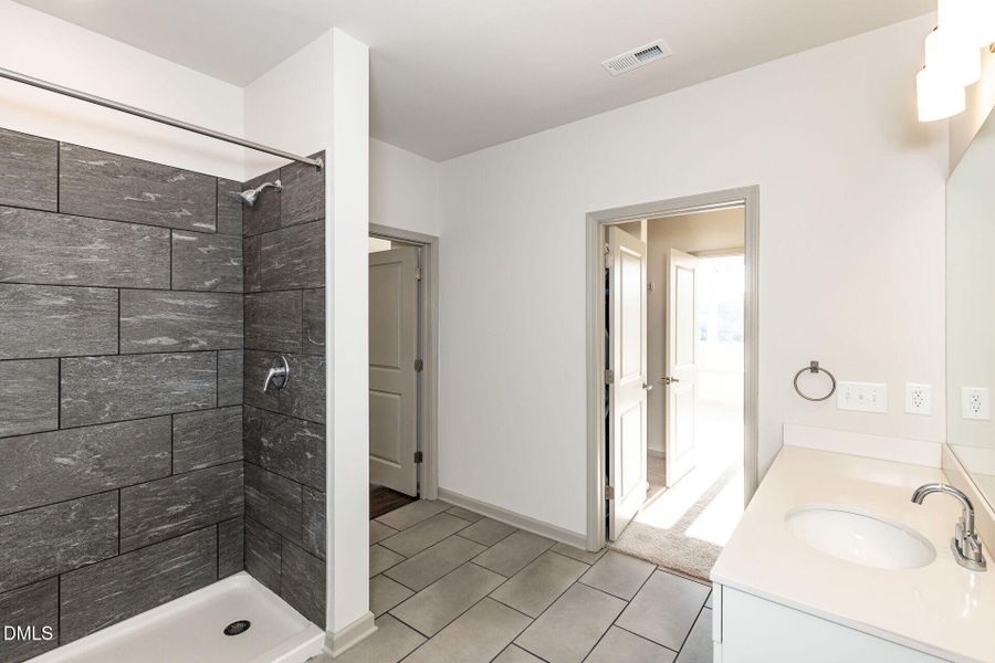 031-1920x1080-main-bathroom 031-1920x1080-main-bathroom