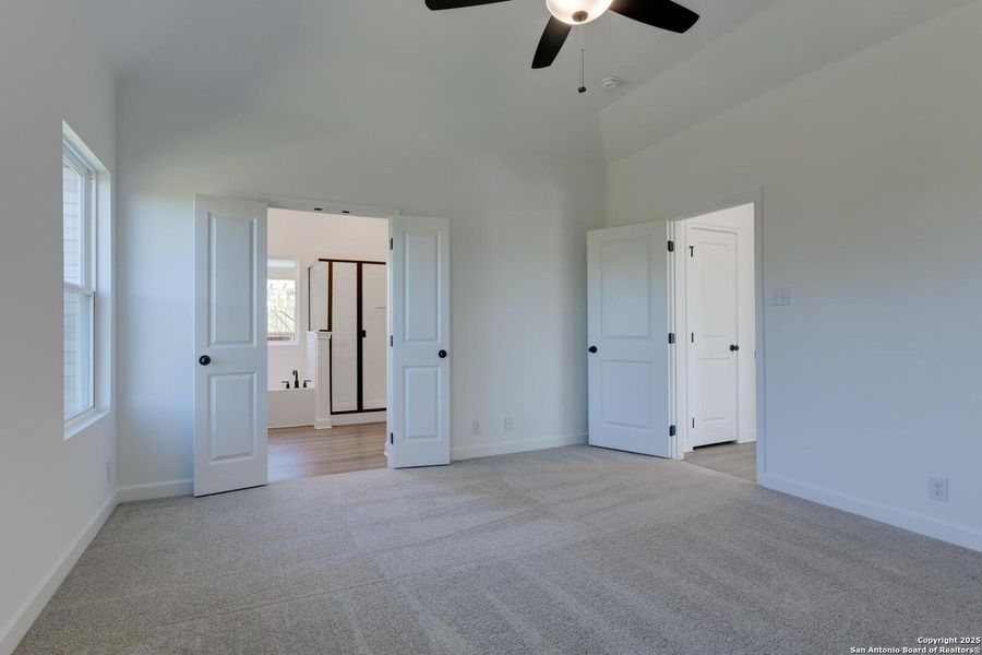 Spacious, unfurnished interior of a new home in Arcadia Ridge, San Antonio (Image 18). Spacious, unfurnished interior of a new home in Arcadia Ridge, San Antonio (Image 18).